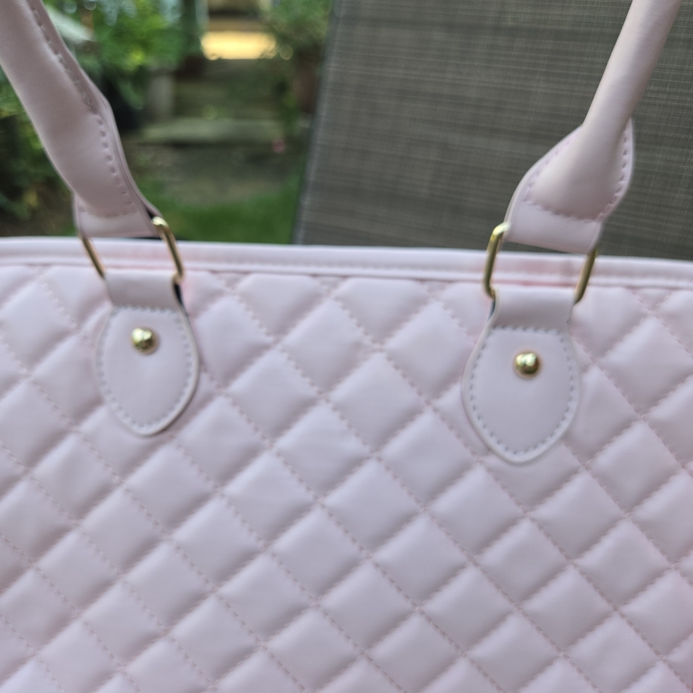 Hello Kitty Pink Quilted Women's Bag - Picture 7 of 12
